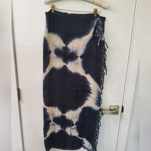 Carolina Amato New York Linen Blend Cover-Up Wrap - Picture 1 of 6